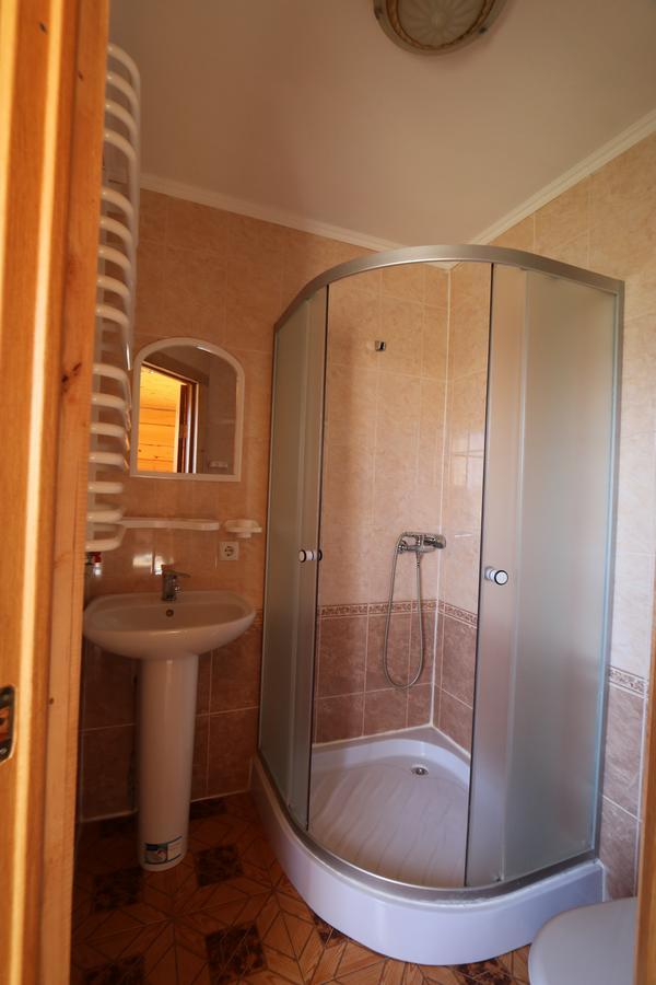 Pid Goroyu Hotel Chorna Tysa Esterno foto